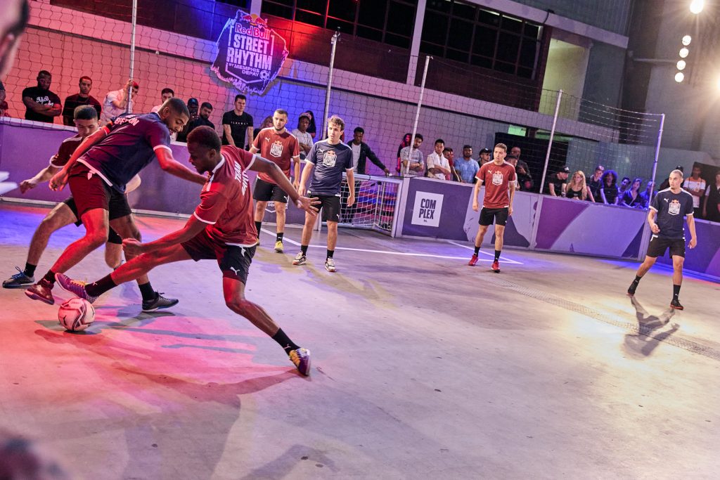 Memphis Depay presents street football tournament in