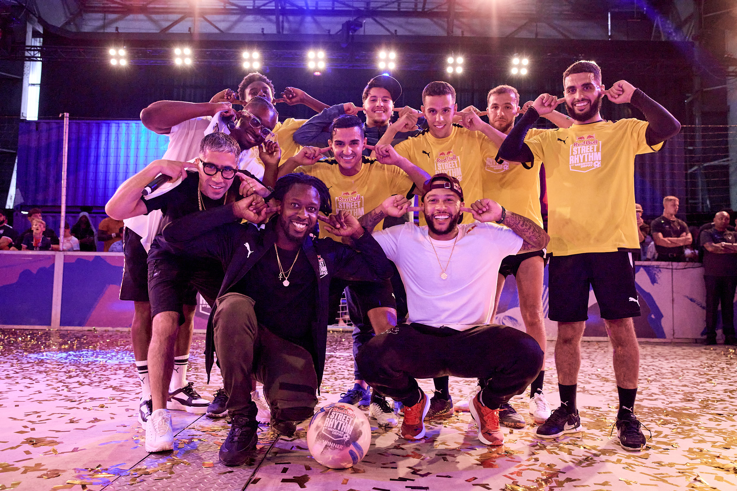 Memphis Depay presents street football tournament in